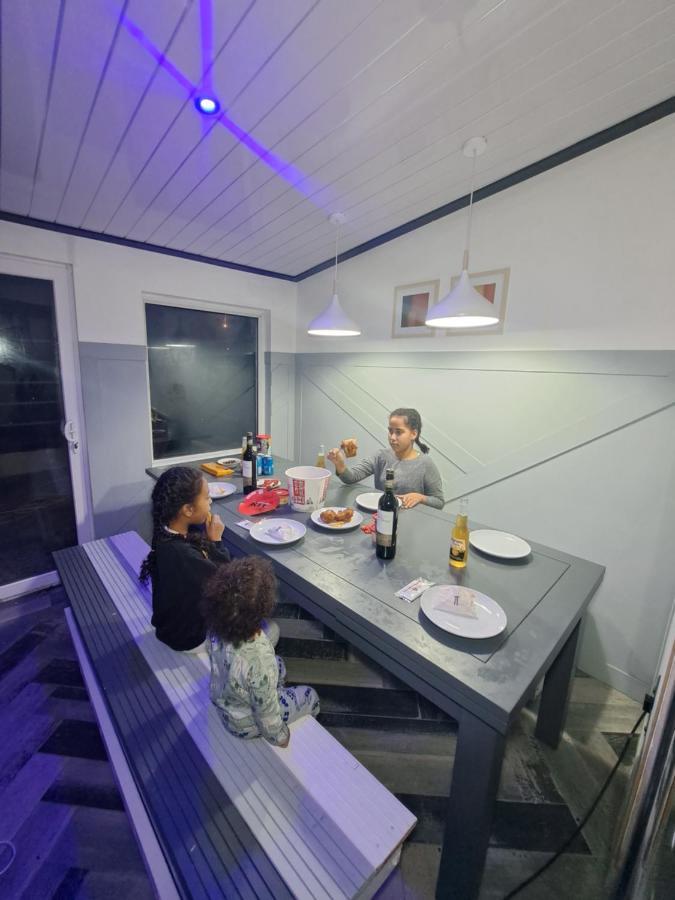 Family Holiday With Hot Tub , Family Groups Only Blackpool Luaran gambar